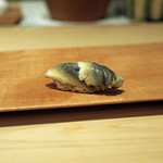 紀尾井町 三谷 - 琵琶湖の稚鮎の握り