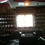 和春縁茶荘 - 壁一面にプーアルが…