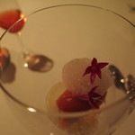 AZUR et MASA UEKI - 白桃のコンポート　レモングラスのヨーグルト　赤パプリカとプラムのソルベドム・ディエゴ・パデイロ　ポルトガル