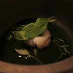 AZUR et MASA UEKI - 淡路産鱧ととうもろこしのムース　鱧と金時草のコンソメスープ