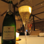 ピエール・モンキュイ ドゥロス ブリュット　シャンパーニュ