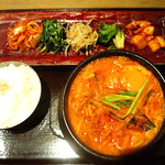 韓国厨房 水剌間 - ラーメンチゲ定食