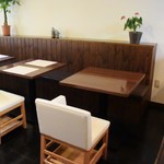 ビストロヒマワリ - 店内の雰囲気