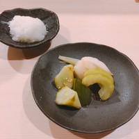 焼鳥 おみ乃 - お新香、大根おろし
