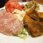 バール エ ターヴォラ カルダ ラ・ジョストラ - 前菜)