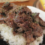 カウボーイカレー - 焼きビーフカレー、肉汁がライスに染み込んでカレーと一緒に食べるともうたまらん（笑）