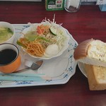 Hoteru Taun - 1日目　100円朝食　トーストセット　ホットコーヒー