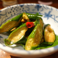 ステーキ鉄板焼 しゅうえ - 胡瓜の浅漬け