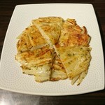 居酒家 Bistro ちゃぶや - 千切りポテトとチーズのフライパン焼き