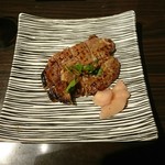 居酒家 Bistro ちゃぶや - とんとん豚肩ロースの自家製味噌漬け焼き