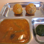 カフェと印度家庭料理 レカ - バタタ　ワダ