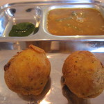 カフェと印度家庭料理 レカ - まん丸ドーナツみたいな、ワダ