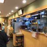 小諸そば - 女性も入りやすい明るい店内