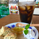 モビール デイリー ライフ プラス アルファ - 料理写真:ごまスコーンとドリップアイスコーヒー