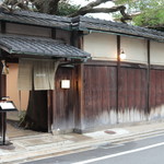 モトイ - 店舗外観