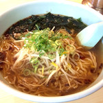 ポパイ 西口店 - 「ラーメン＋焼きめし(ミニ)セット」(700円)のラーメン。