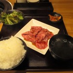 焼肉 乙ちゃん - ハーフ＆ハーフ定食（カルビ＆ロース）