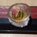 熱海月右衛門 - ・前菜　無花果ワイン寄せ
            ・前菜　鱧ざく
            ・前菜　鴨活部煮