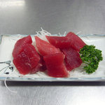 秀子 - 新鮮でおいしいお刺身です