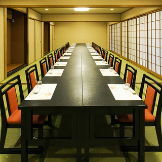 [Suitable for various banquets] Spacious banquet hall that can accommodate up to 80 people