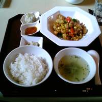 礼華 - ランチA:鶏肉とコーンのオイスター炒め