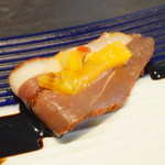 72308750 - 本日のアミューズ：鴨肉のアミューズ