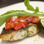 レストラン　ノリ　エ　ノジ - サルサヴェルデでマリネしたカンパチのポアレ　フレッシュトマトのソース　マグレブの香り（焼肉妹オーダー）