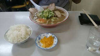 ラーメン麺雅 - 濃厚煮干しとライス少々(笑)