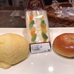 ヤオコーピノ - 料理写真:メロンパンナちゃん、フルーツサンド、アンパンまん。