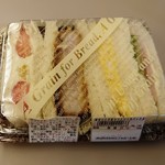 サンドイッチハウス メルヘン - 厚切り三元豚カツ入り4色パック 756円