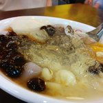 三兄弟豆花 - お得な「超値組合類」。
            NT70で、名物の蓮子など４種の配料が選べます。