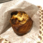 ラ ペ - 桜エビ ラクレットチーズのデニッシュ