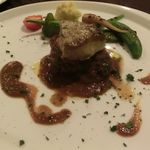 ジューダバレリーノ - 肉料理(牛ほほ肉の赤ﾜｲﾝ煮込み。ﾌｫｱｸﾞﾗ乗せ) 2017.02.05