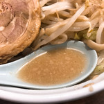 爆麺亭 - スープ