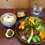 ジャム cafe 可鈴 - 【週替わりランチ(950円)】お料理が出揃いました。