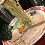 呼び戻しとんこつ 光四郎 - 麺リフト