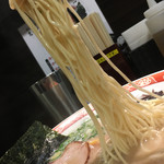 呼び戻しとんこつ 光四郎 - 麺リフト