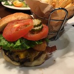 T.G.I. Friday's - チーズバーガー