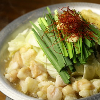 Soup is the key [Motsu-nabe (Offal hotpot)] & cute appearance [Basil potato fries]