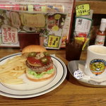 ヴィレッジヴァンガード ダイナー - ハワイアンローラーコースターバーガー、コナコーヒー（ホット）