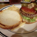 ヴィレッジヴァンガード ダイナー - ハワイアンローラーコースターバーガー