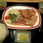 盧山 - 生姜焼き定食