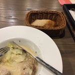 Dear My Body - ランチにつく米粉フォカッチャ