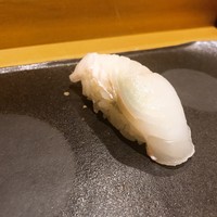すし屋の根がみ - ひらめ