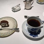 レストラン 代官山小川軒 - プチロールケーキとカフェ