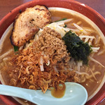 麺場 田所商店 - 具沢山なラーメンです。