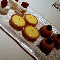 ベージュ アラン・デュカス 東京 - 