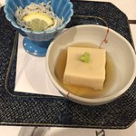 Kappou kabayaki yokohama yasohachi - レディース御膳・小鉢　釜揚げしらすとごま豆腐は日本酒のあてにウレシイ