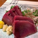 たべ処のみ処 すけぞう - この鰹刺しは超極上！