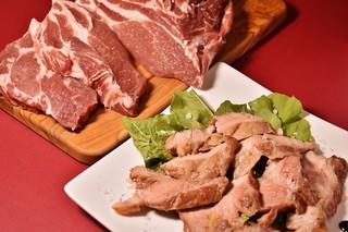 OSTERIA emme - 熊本県天草の豚肉をドドーンとじっくりグリル！